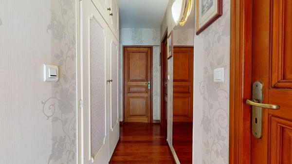 VILLEMOMBLE , HYPER CENTRE , FAMILIAL, LUMINEUX & TOUT À PIED