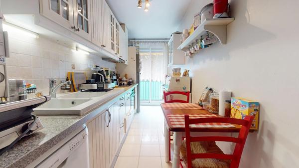 VILLEMOMBLE , HYPER CENTRE , FAMILIAL, LUMINEUX & TOUT À PIED