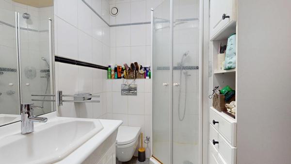 VILLEMOMBLE , HYPER CENTRE , FAMILIAL, LUMINEUX & TOUT À PIED