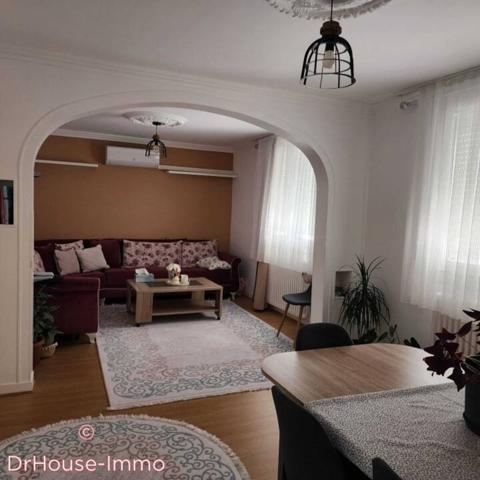 Immeuble à vendre 10 pièces de 210 m²