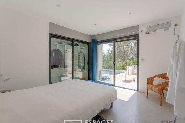 Maison contemporaine à l’orée de la pinède