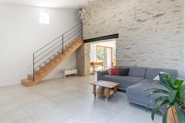 Maison Clisson 4 P . 3 Chs . 109.64 M² . T 952 M² . Terrasse . Dépendances