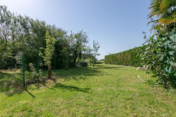 Maison Clisson 4 P . 3 Chs . 109.64 M² . T 952 M² . Terrasse . Dépendances
