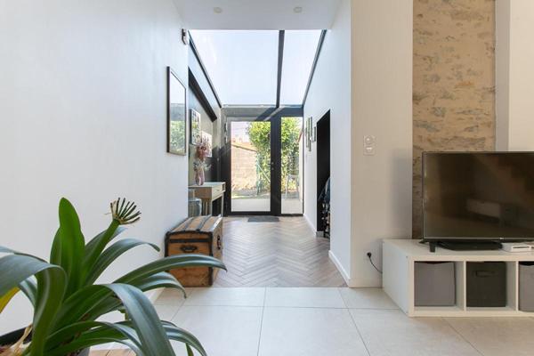 Maison Clisson 4 P . 3 Chs . 109.64 M² . T 952 M² . Terrasse . Dépendances