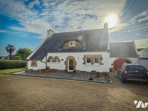 2105 - DEUX MAISONS A PROXIMITE IMMEDIATE DE LA MER