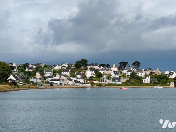 2105 - DEUX MAISONS A PROXIMITE IMMEDIATE DE LA MER