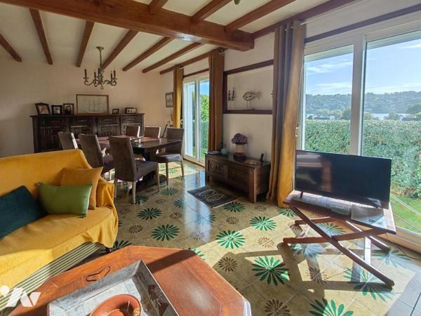 2105 - DEUX MAISONS A PROXIMITE IMMEDIATE DE LA MER