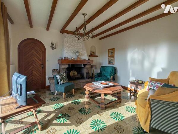 2105 - DEUX MAISONS A PROXIMITE IMMEDIATE DE LA MER