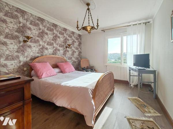 2105 - DEUX MAISONS A PROXIMITE IMMEDIATE DE LA MER