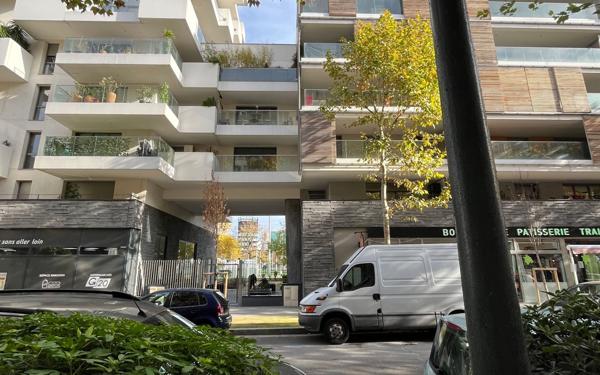 Appartement à vendre    4 pièces • 80,30 m2 Asnières-sur-Seine
