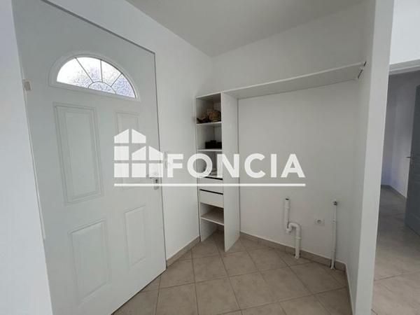 Location Appartement 5 pièces 96.4 m² - 18 RUE JULES FERRY Rians 83560