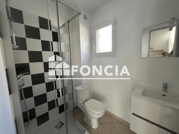 Location Appartement 5 pièces 96.4 m² - 18 RUE JULES FERRY Rians 83560