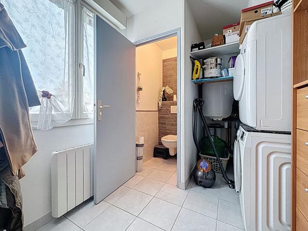 Maison à vendre à Beaufort en Anjou avec terrain de 4000 m2 et grande dépendance.