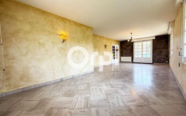 Maison à vendre    4 pièces • 162 m2 Soissons