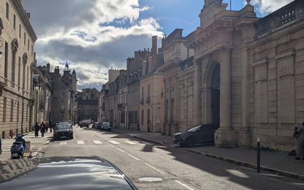 Appartement à vendre    2 pièces • 30,41 m2 Dijon