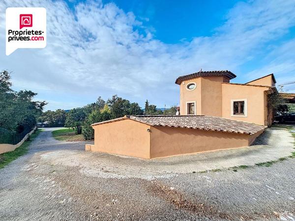 PROPRIETE  9 pièces 249 m2 avec Annexes, Piscine et terrain paysager de 4000 m2