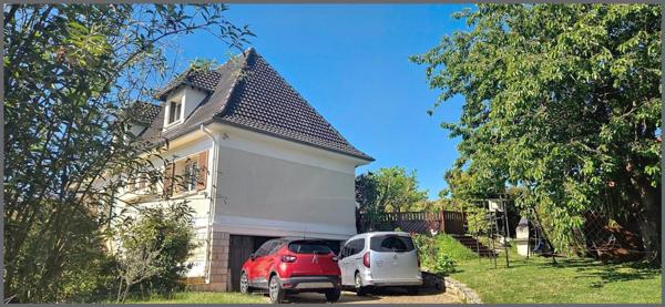 Propriété de 200m2 avec piscine-8 pièces