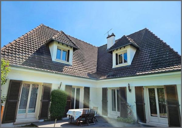 Propriété de 200m2 avec piscine-8 pièces