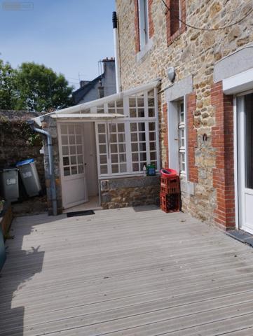 Maison de ville à vendre à Guingamp dans les Côtes-d'Armor (22200), ref : 00410FR   
centre ville
