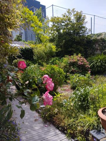 Maison de ville à vendre à Guingamp dans les Côtes-d'Armor (22200), ref : 00410FR   
centre ville