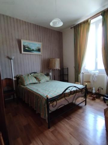 Maison de ville à vendre à Guingamp dans les Côtes-d'Armor (22200), ref : 00410FR   
centre ville