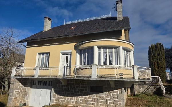 Maison à vendre    4 pièces • 103,11 m2 Aumont-Aubrac