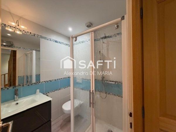 Maison rénovée secteur prisé du village proche mer