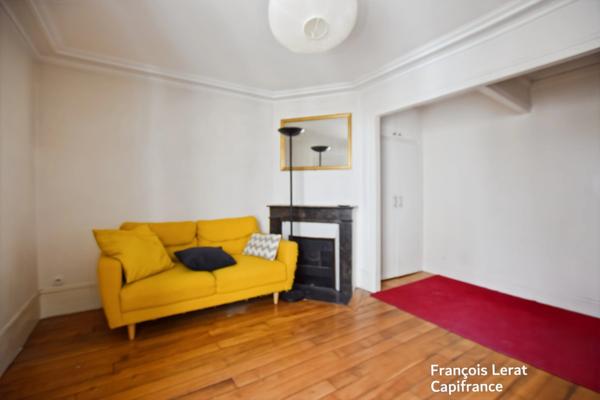 À Vendre (75009 Paris) - Appartement 2 pièces - 33,39 m2 - Haut de la Rue Henry Monnier - 334 900 € honoraires d’agence inclus