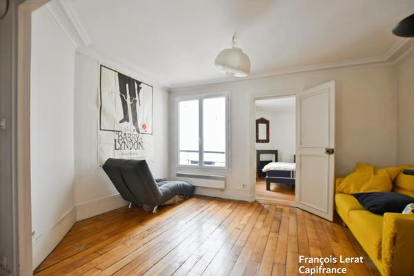 À Vendre (75009 Paris) - Appartement 2 pièces - 33,39 m2 - Haut de la Rue Henry Monnier - 334 900 € honoraires d’agence inclus