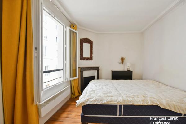 À Vendre (75009 Paris) - Appartement 2 pièces - 33,39 m2 - Haut de la Rue Henry Monnier - 334 900 € honoraires d’agence inclus