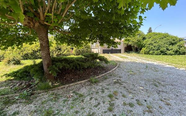 Maison à vendre    5 pièces •  La Rochefoucauld