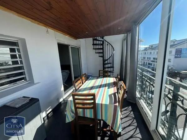 Appartement à louer 2 pièces 46.73m² Saint-André (97440)