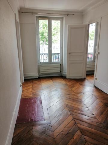 Appartement · Location Paris (75010) 4 pièces · 82m²