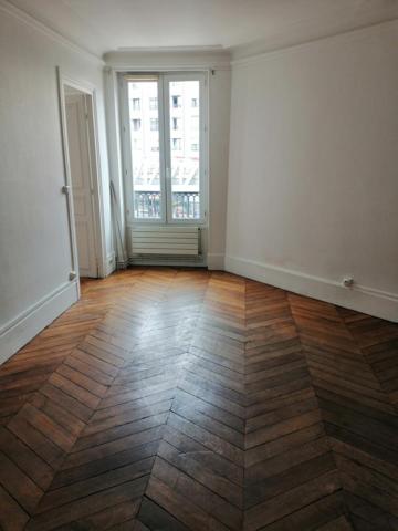Appartement · Location Paris (75010) 4 pièces · 82m²