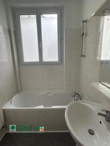 Appartement · Location Paris (75010) 4 pièces · 82m²