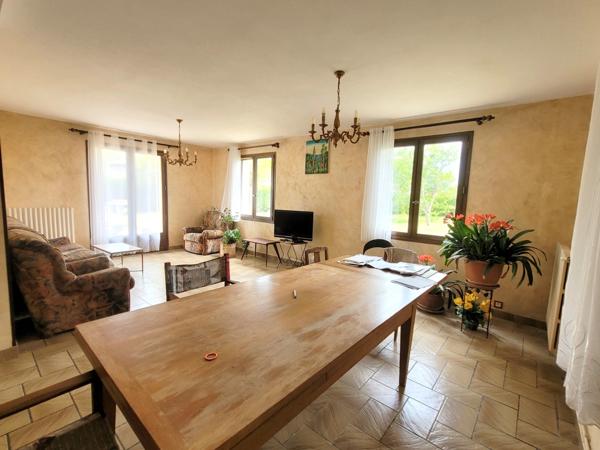 Maison de 153 m² avec 6038 m² de terrain arboré
