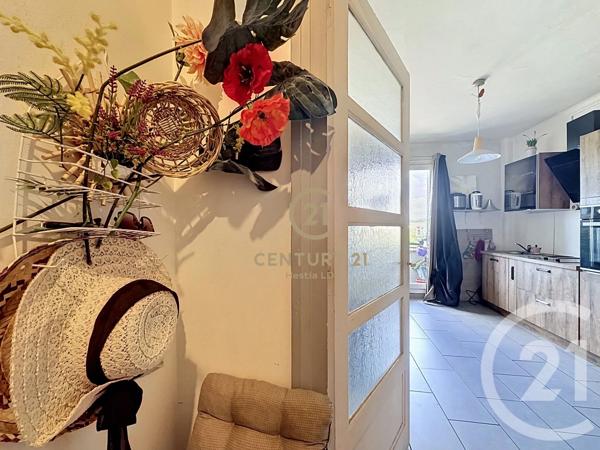 Appartement T2 à vendre  2 pièces - 40 m 2   GIVORS  - 69