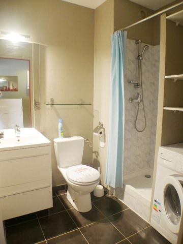PAU PROCHE CENTRE VILLE T2 MEUBLE AVEC PARKING PRIVÉ