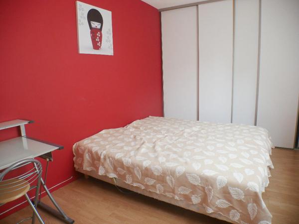 PAU PROCHE CENTRE VILLE T2 MEUBLE AVEC PARKING PRIVÉ