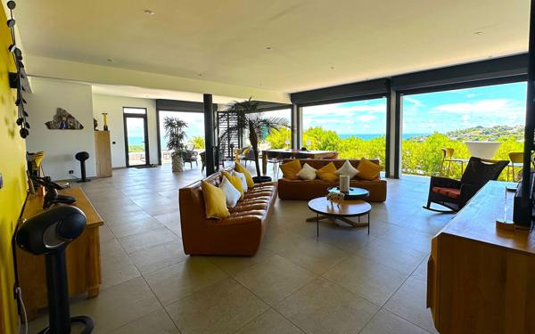 Maison à vendre    4 pièces •  Le Marigot