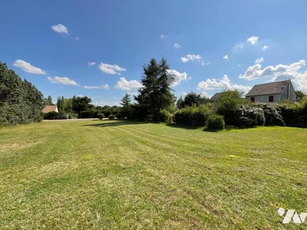 TERRAIN A BATIR 787 m² à CROUY SUR COSSON