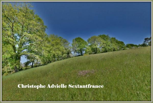10 Ha de terres en priaires et bois avec bâtiment agricole de 200 M2, changement de destination possible