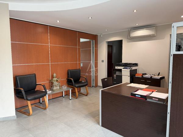 Local commercial + 2 studios - 208 m²