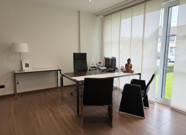 Local commercial + 2 studios - 208 m²