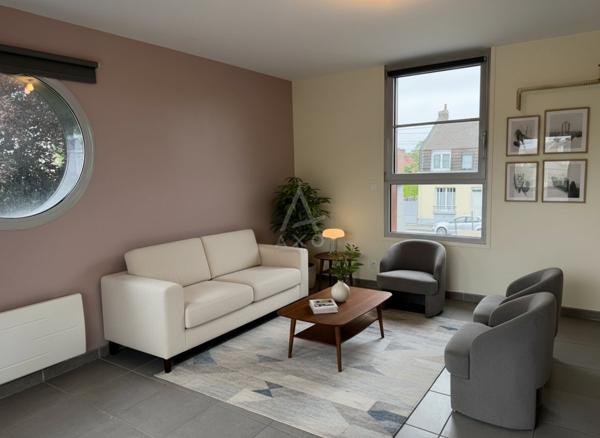Local commercial + 2 studios - 208 m²