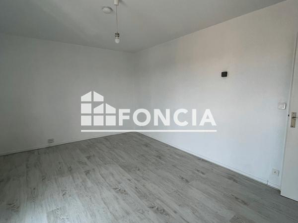 Location Studio 30.53 m² - RESIDENCE LE LIMOGES 1 Niort 79000