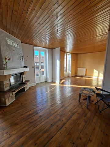 CLERMONT FERRAND - GRAND APPARTEMENT F3 DE CARACTERE - Clermont ferrand