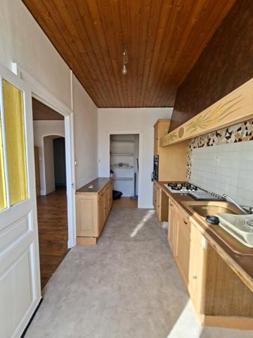 CLERMONT FERRAND - GRAND APPARTEMENT F3 DE CARACTERE - Clermont ferrand
