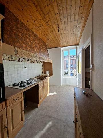 CLERMONT FERRAND - GRAND APPARTEMENT F3 DE CARACTERE - Clermont ferrand