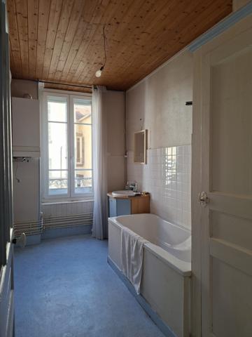 CLERMONT FERRAND - GRAND APPARTEMENT F3 DE CARACTERE - Clermont ferrand